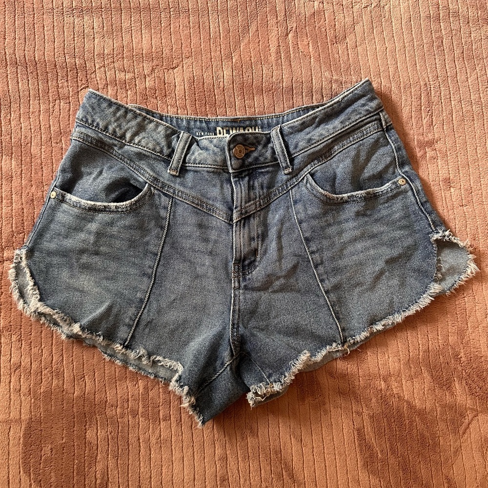{ Rewash Distressed Blue Jean Shorts }